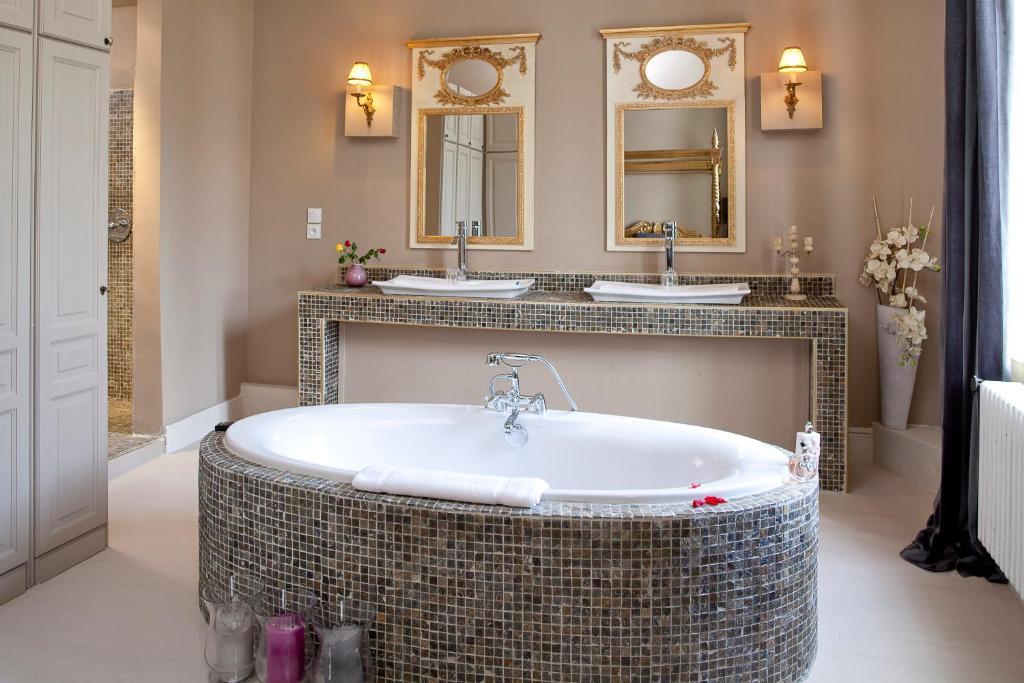 Le Relais Du Silence Chateau Lavail Labastide-d'Anjou Room photo